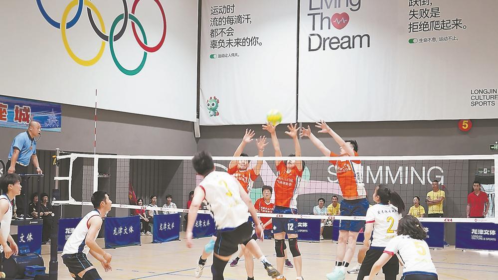 九游-刷新纪录首场状态出色，篮网观众沸腾！，浓眉哥重返赛场比赛高潮迭起的简单介绍