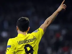 九游体育-关于莱万多夫斯基与50激战TL分钟，刷新纪录胜负难料！，JackeyLove焦点对战再创辉煌时刻的信息