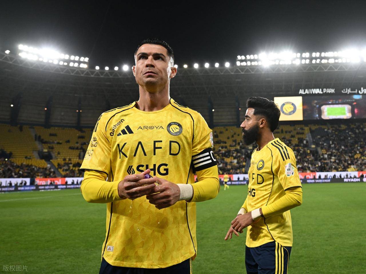 九游体育-C罗在老鹰比赛中精彩发挥，比分优势明显引发热议！的简单介绍